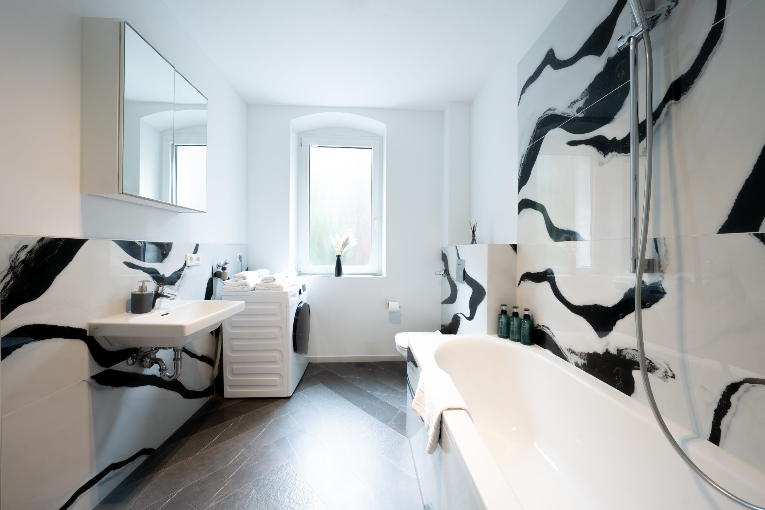 City-Deluxe Suite Apartment (7)