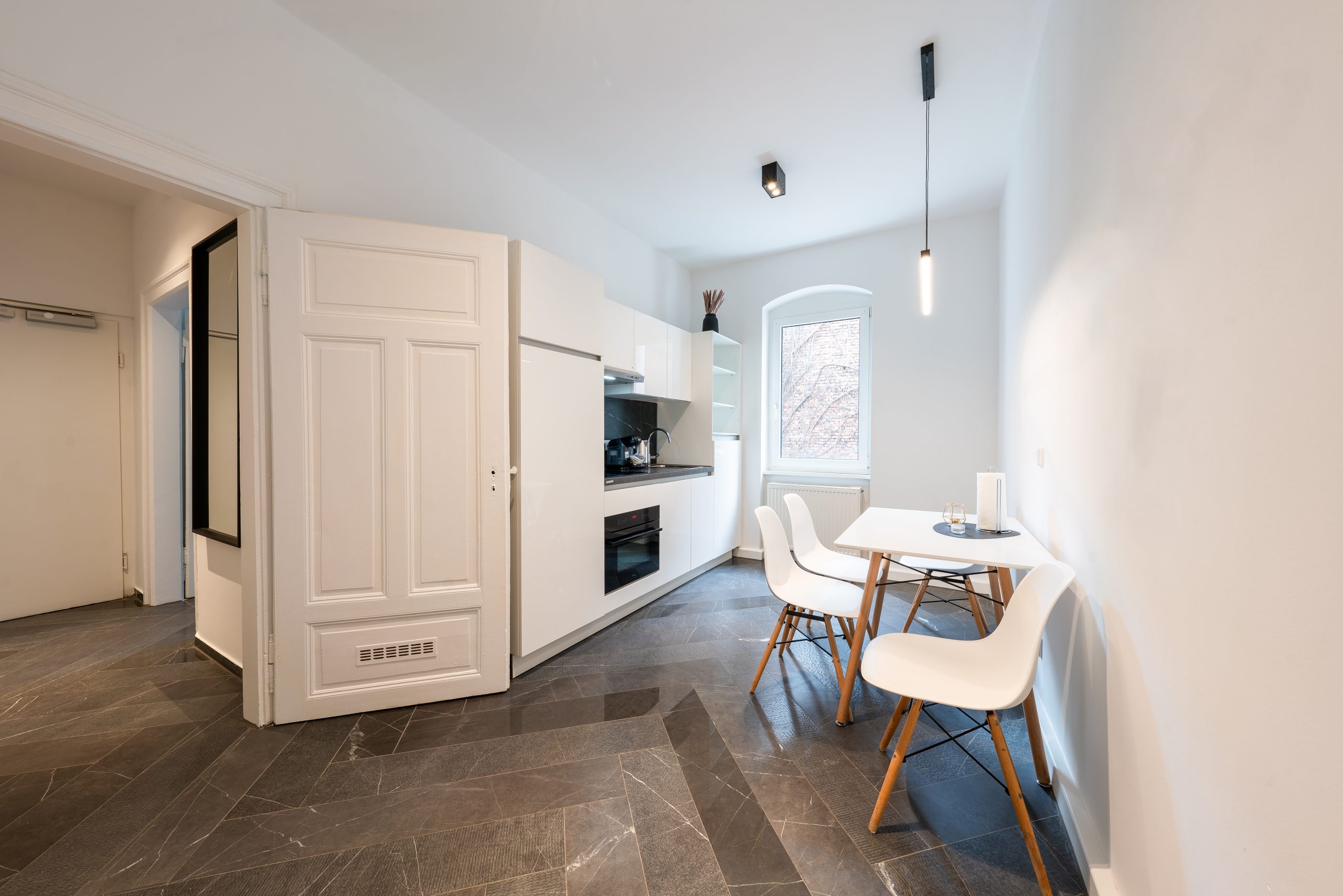 City-Deluxe Suite Apartment (8)