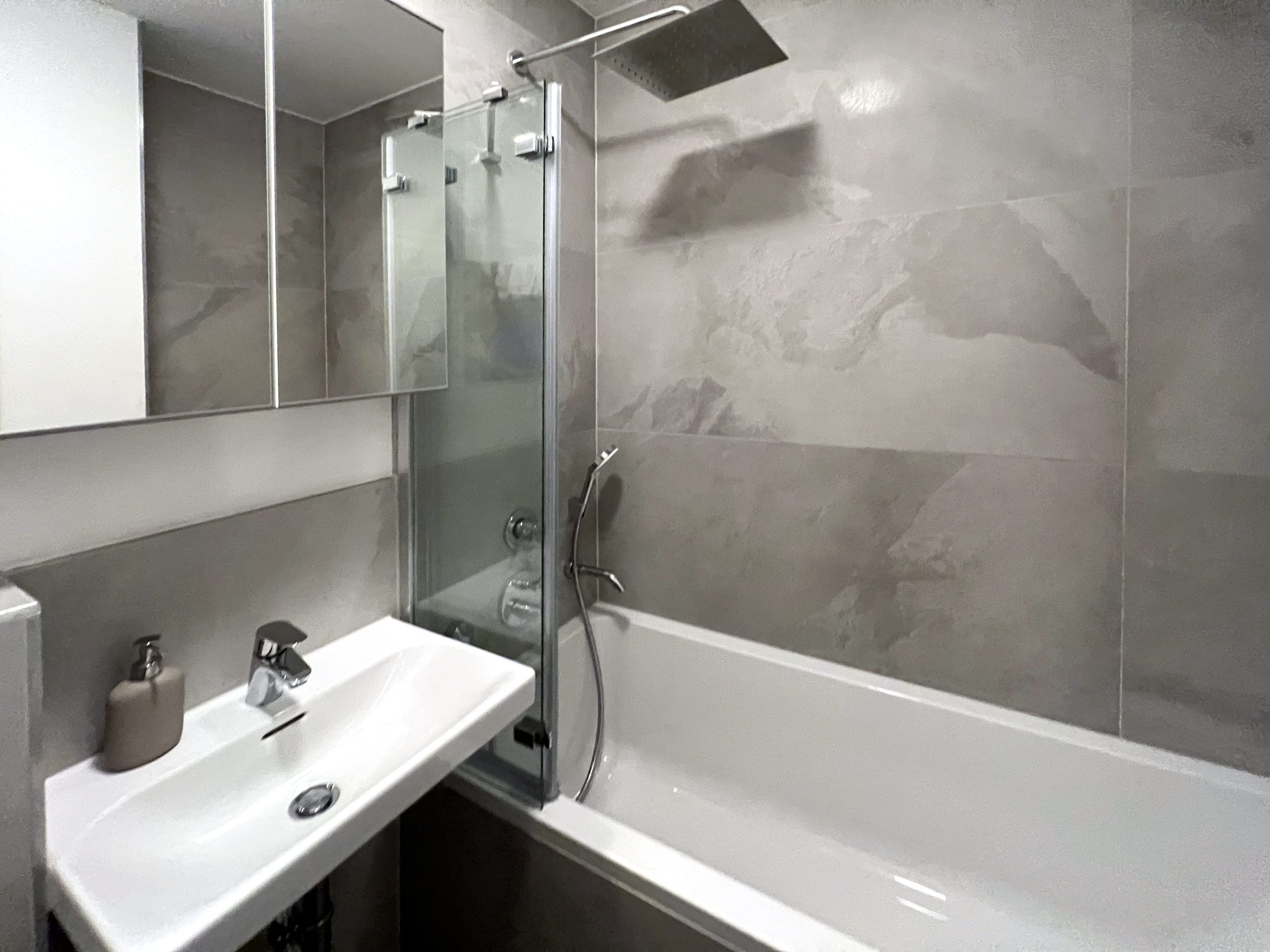 City-Supreme Apartment mit 2 Schlafzimmer ( (3)