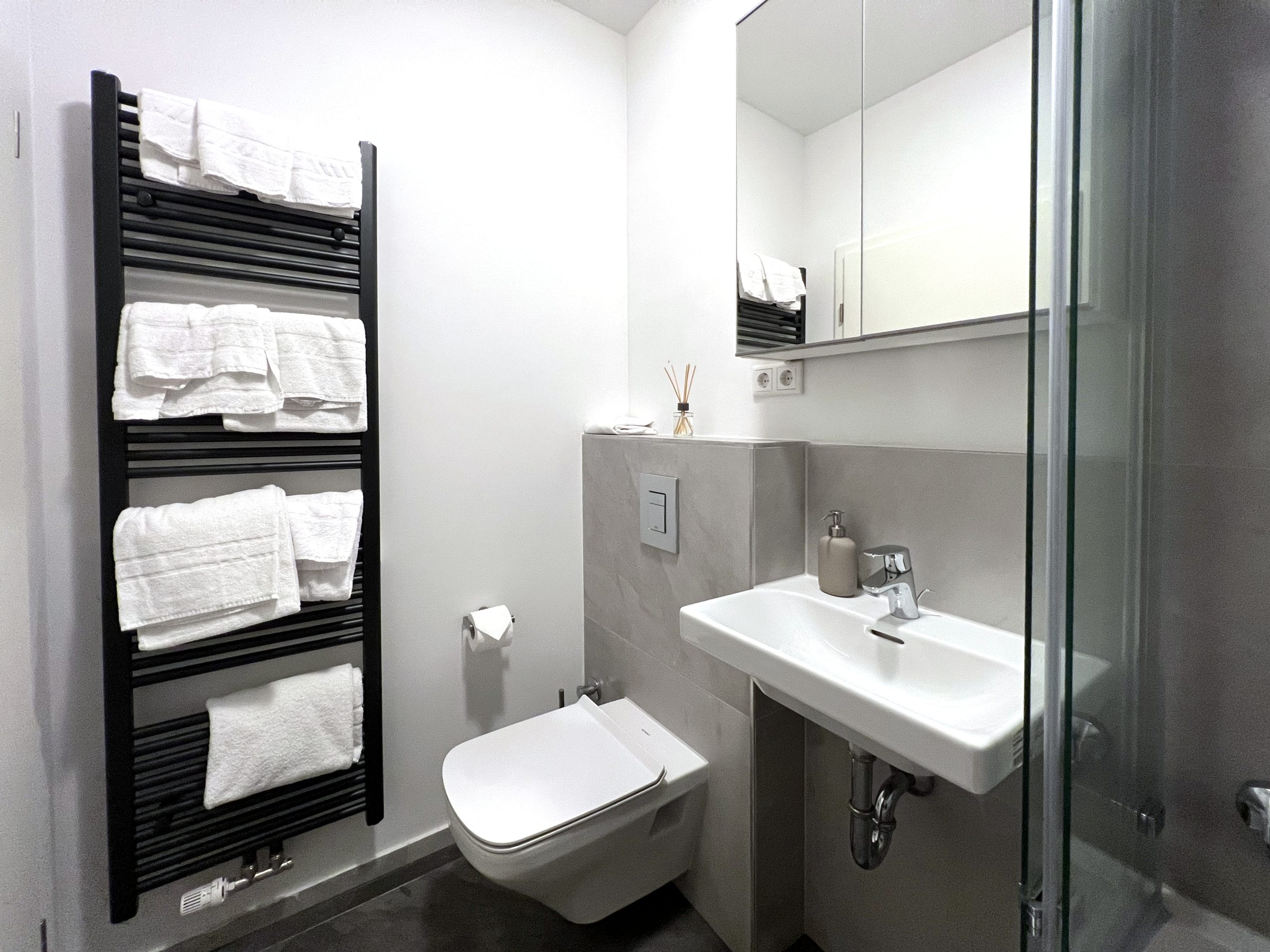 City-Supreme Apartment mit 2 Schlafzimmer ( (4)