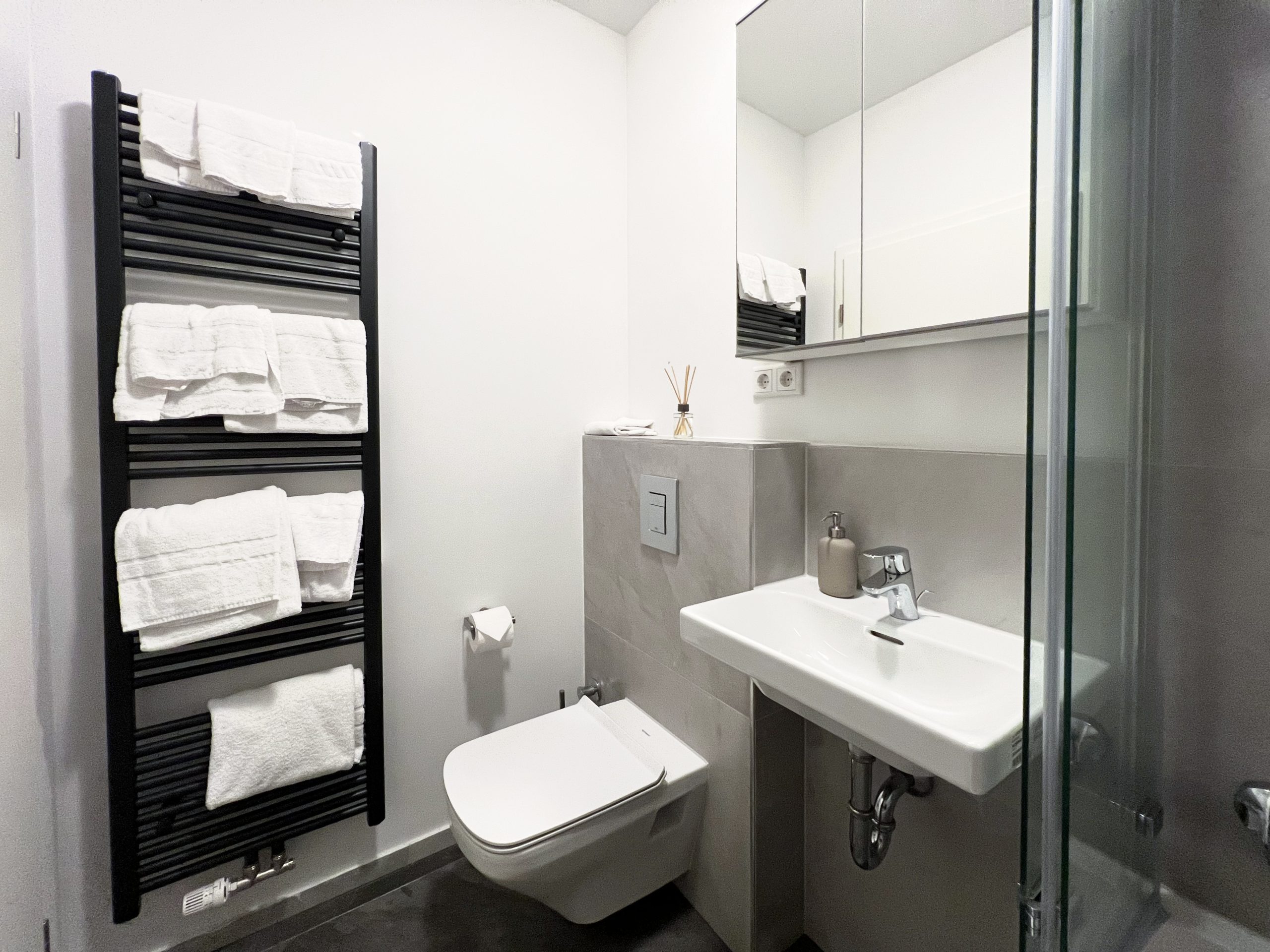 City-Supreme Apartment mit 2 Schlafzimmer und Wohnzimmer (3)
